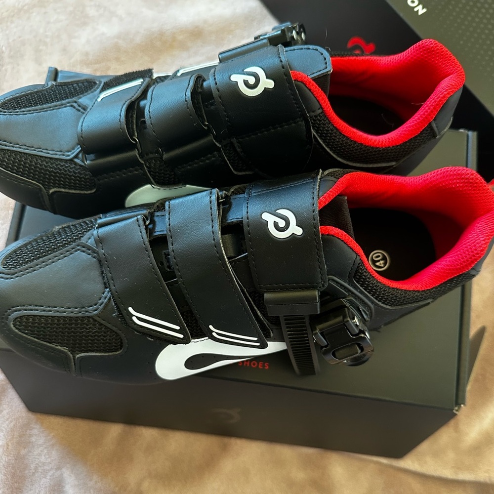Women’s peloton shoes